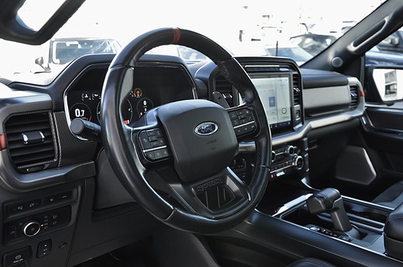 Ford F-150 4 of 5