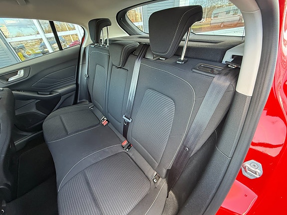 Ford Focus 10 of 16