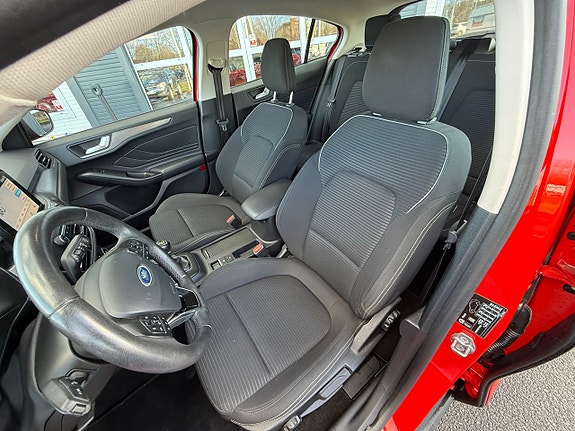 Ford Focus 9 of 16