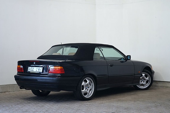 BMW 318 4 of 5