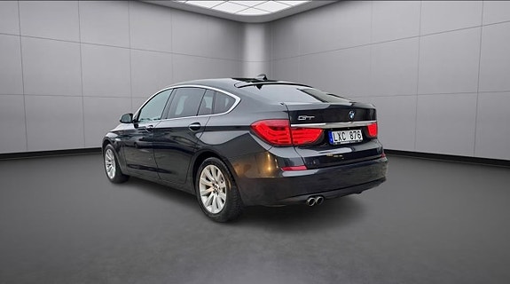 BMW 530d 4 of 5