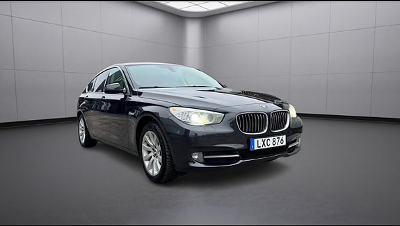 BMW 530d 2 of 5