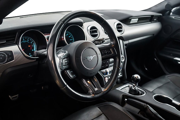 Ford Mustang 15 of 28