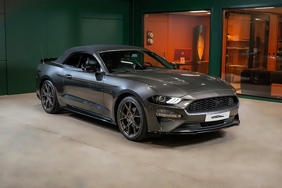 Ford Mustang 7 of 28