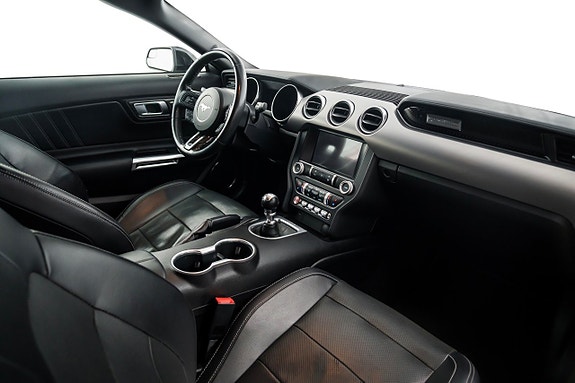 Ford Mustang 24 of 28