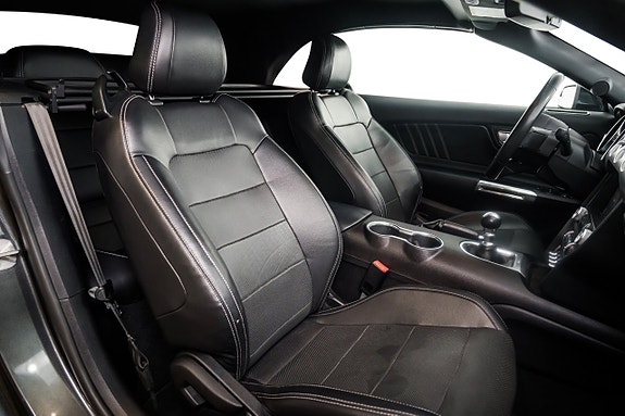 Ford Mustang 26 of 28