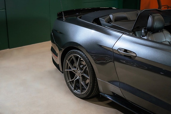 Ford Mustang 11 of 28
