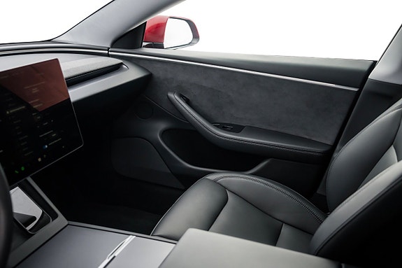 Tesla Model 3 17 of 25