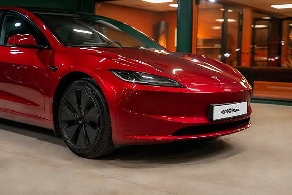 Tesla Model 3 2 of 25