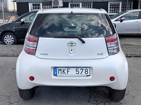 Toyota IQ 7 of 8
