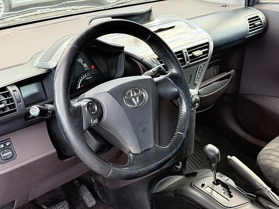 Toyota IQ 5 of 5