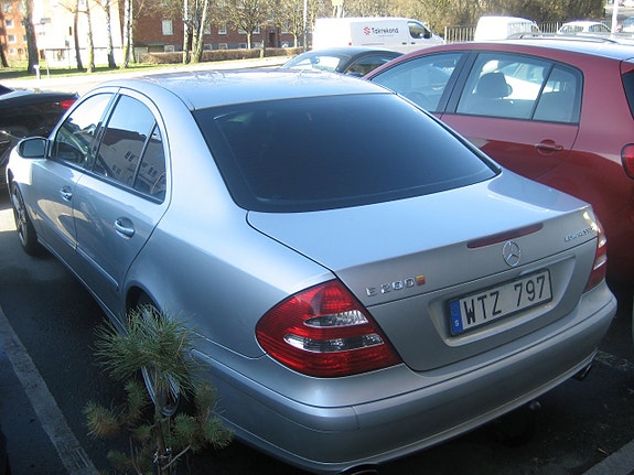 Mercedes-Benz E200