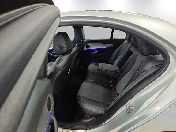 Mercedes-Benz E220 14 of 14