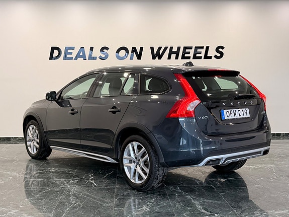 Volvo V60 Cross Country 5 of 5