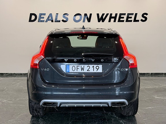 Volvo V60 Cross Country 8 of 23