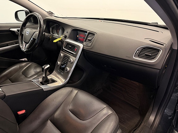 Volvo V60 Cross Country 11 of 23