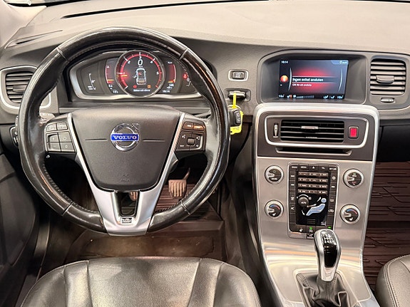 Volvo V60 Cross Country 13 of 23