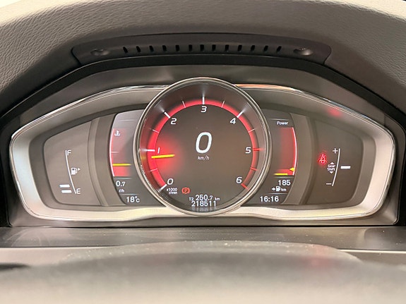 Volvo V60 Cross Country 15 of 23