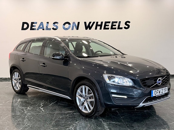 Volvo V60 Cross Country 3 of 5