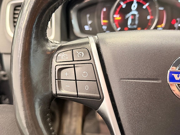Volvo V60 Cross Country 22 of 23