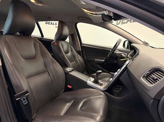 Volvo V60 Cross Country 17 of 23