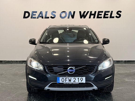 Volvo V60 Cross Country 7 of 23
