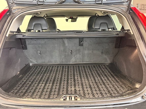 Volvo V60 Cross Country 23 of 23