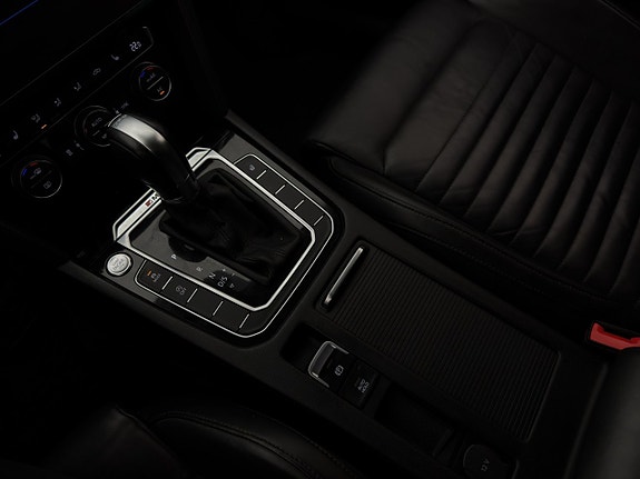 Volkswagen Passat 20 of 30
