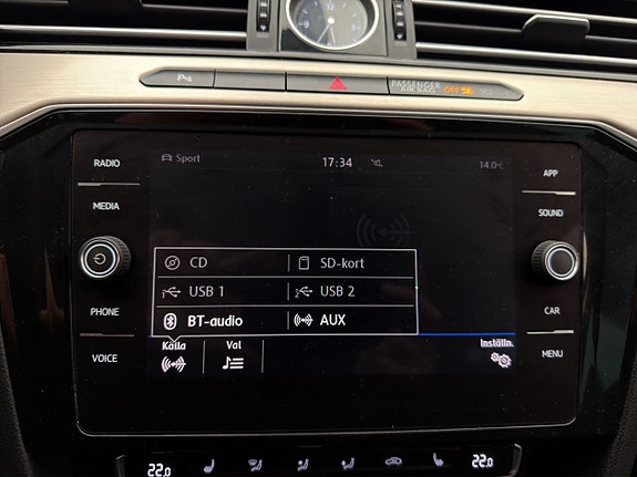 Volkswagen Passat 17 of 30