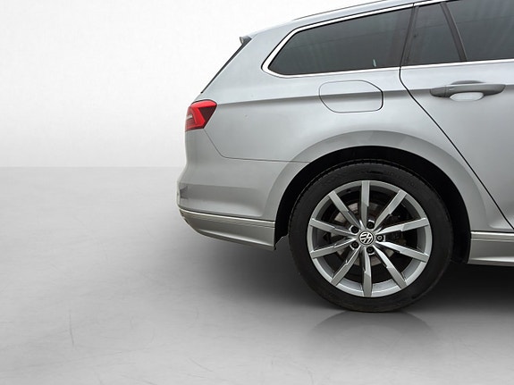 Volkswagen Passat 29 of 30