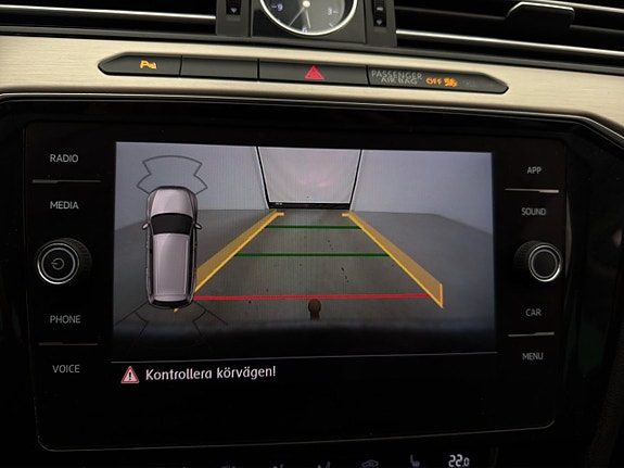 Volkswagen Passat 15 of 30