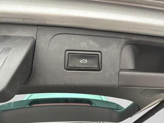 Volkswagen Passat 26 of 30