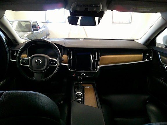 Volvo S90 8 of 13