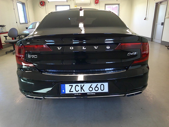 Volvo S90 4 of 5