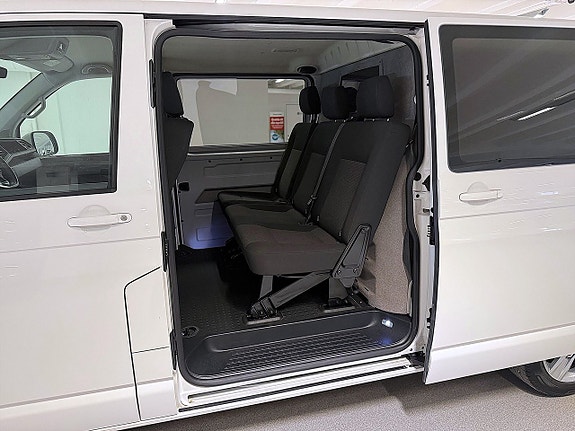 Volkswagen Transporter 27 of 30