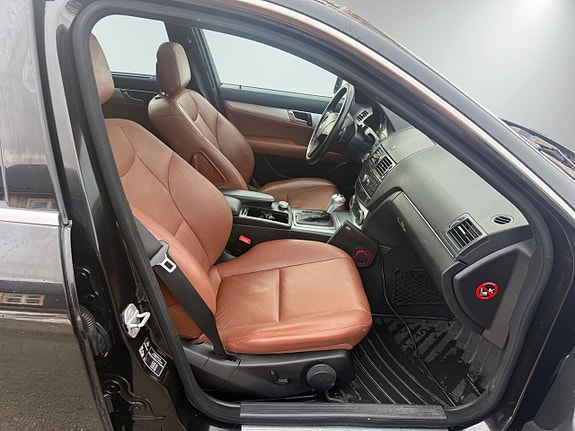 Mercedes-Benz C220 21 of 24