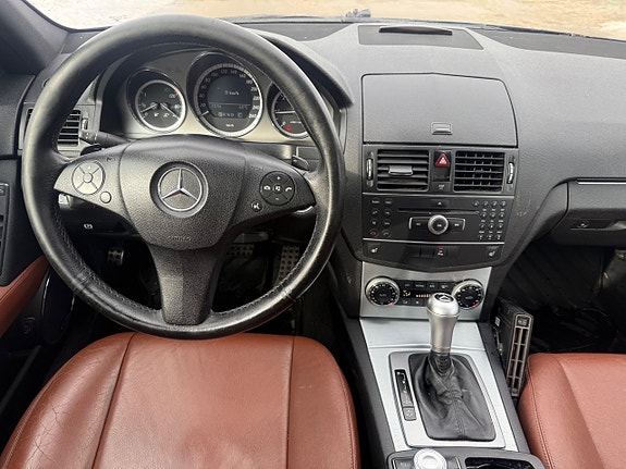 Mercedes-Benz C220 15 of 24