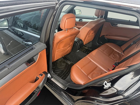 Mercedes-Benz C220 12 of 24