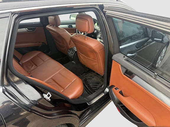 Mercedes-Benz C220 20 of 24