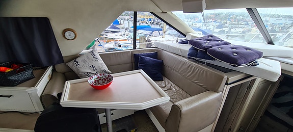 Bayliner 3988 97 Nya motorer 2x400hk byte 4 of 5