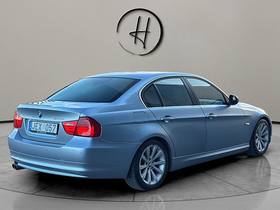 BMW 325i 4 of 5