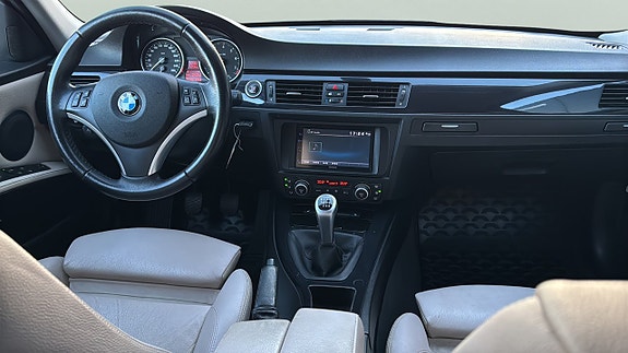 BMW 325i 6 of 7