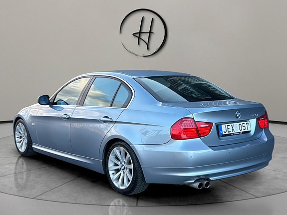 BMW 325i 3 of 5