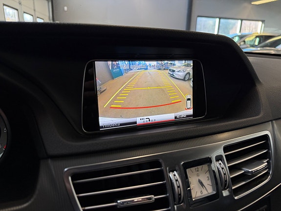 Mercedes-Benz E350 15 of 17