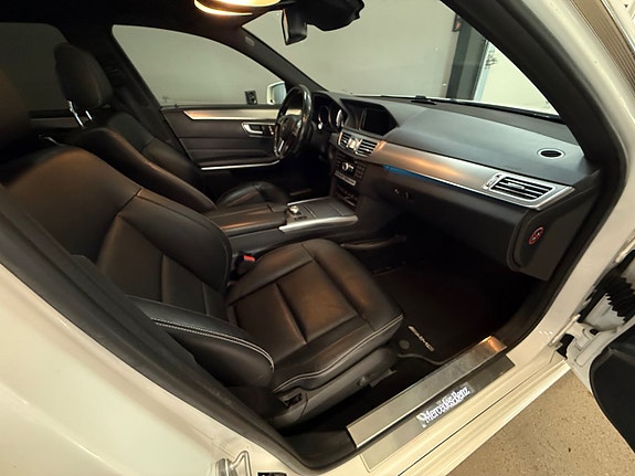 Mercedes-Benz E350 11 of 17