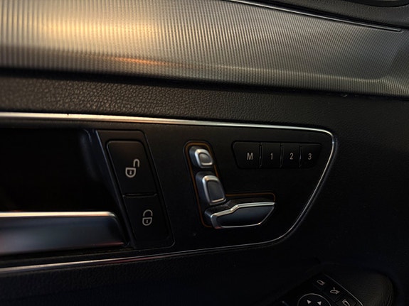 Mercedes-Benz E350 13 of 17