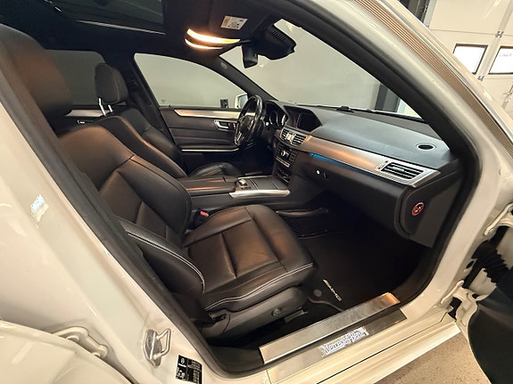 Mercedes-Benz E350 10 of 17
