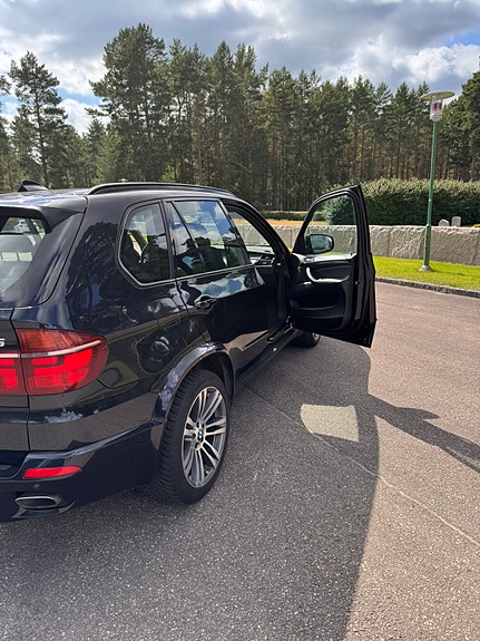 BMW X5 3 of 5