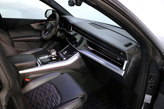 Audi RS Q8 15 of 27