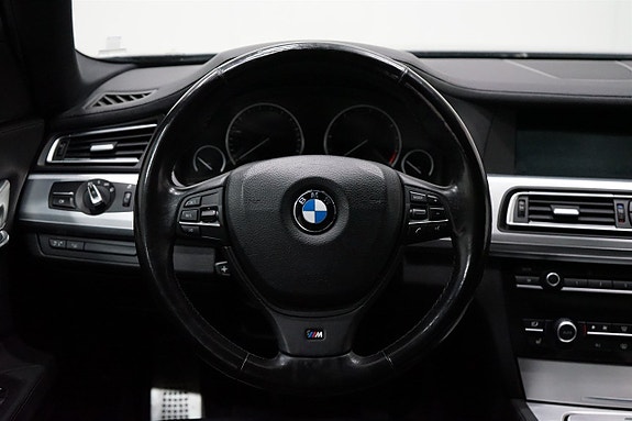 BMW 740d 12 of 28